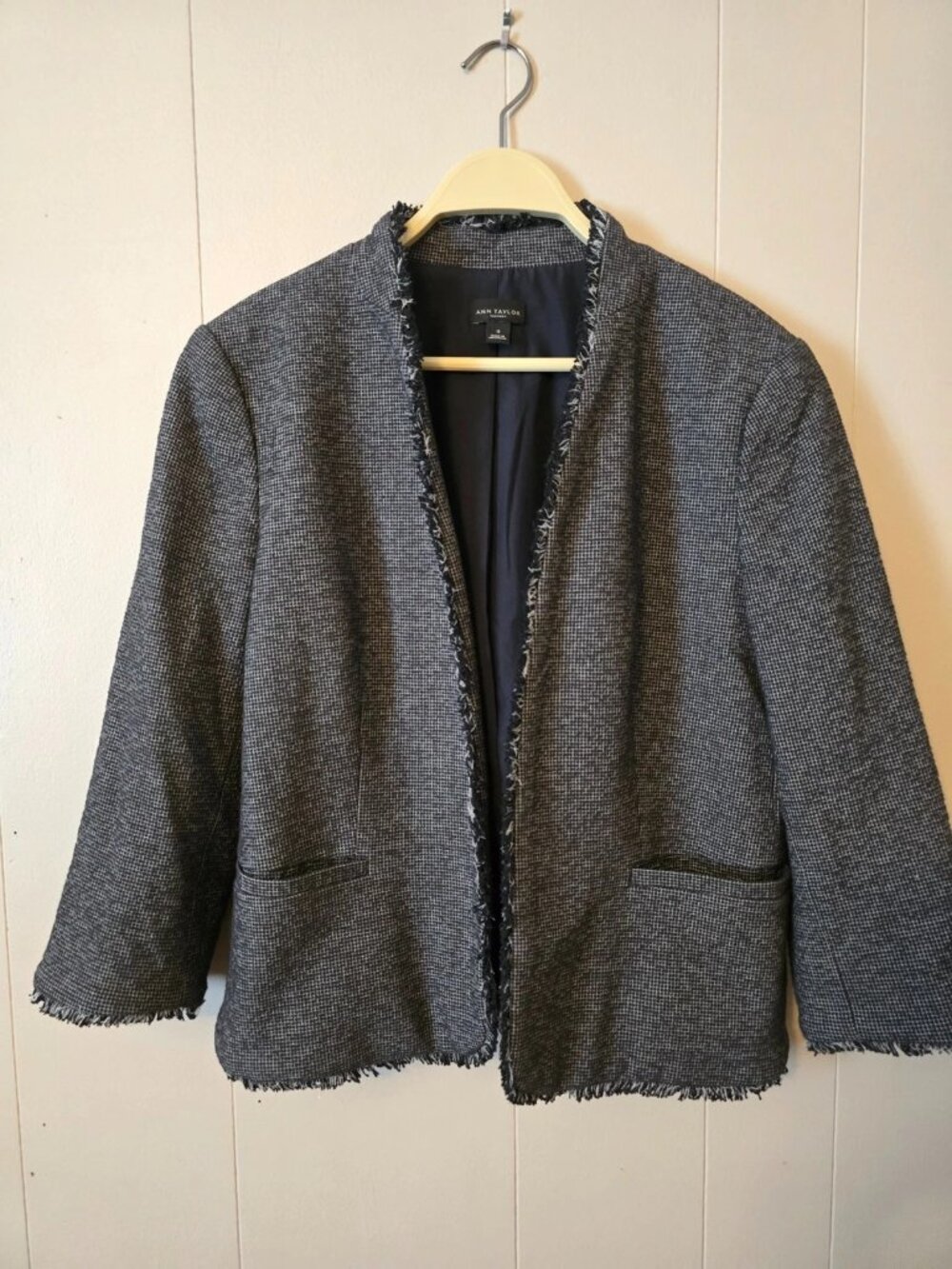 Ann Taylor 12 Black Woven Open Front Fringe Trim Blazer Jacket Pockets Career
